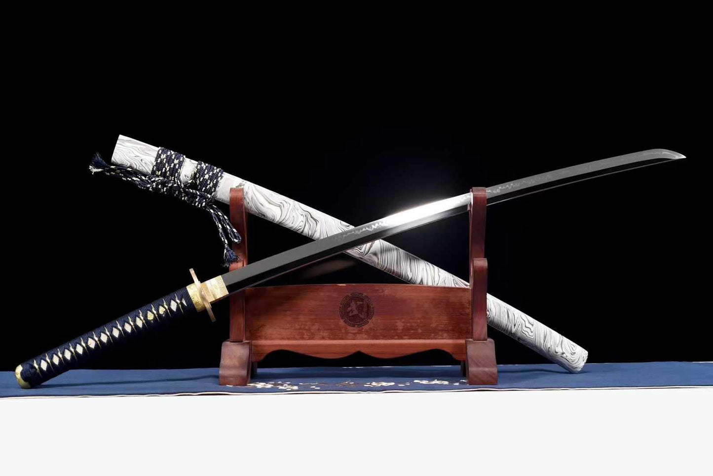 T10 Wave Katana with Mirror-Polished Finish